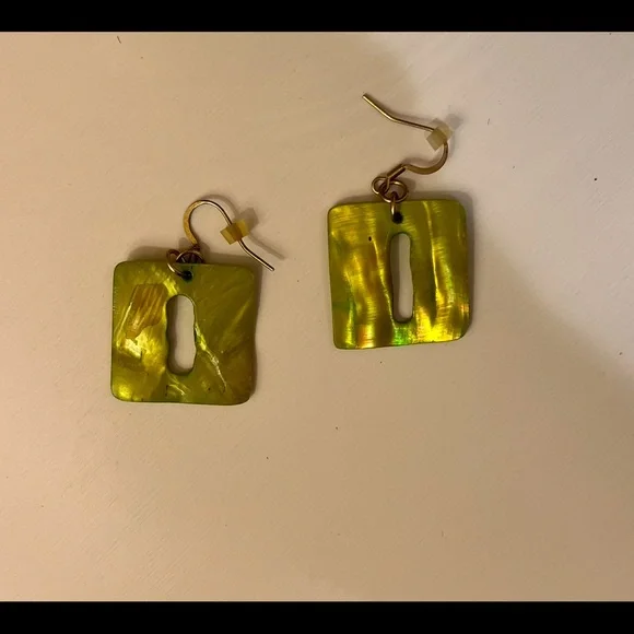 Petalura Colorful Jewelry Set with Chunky Necklace and Matching Earrings - Picture 4 of 5